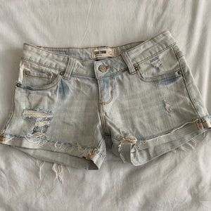 🏷️ 🌸 2/$20 or 3/$24 - Garage Vintage Distressed Denim Shorts